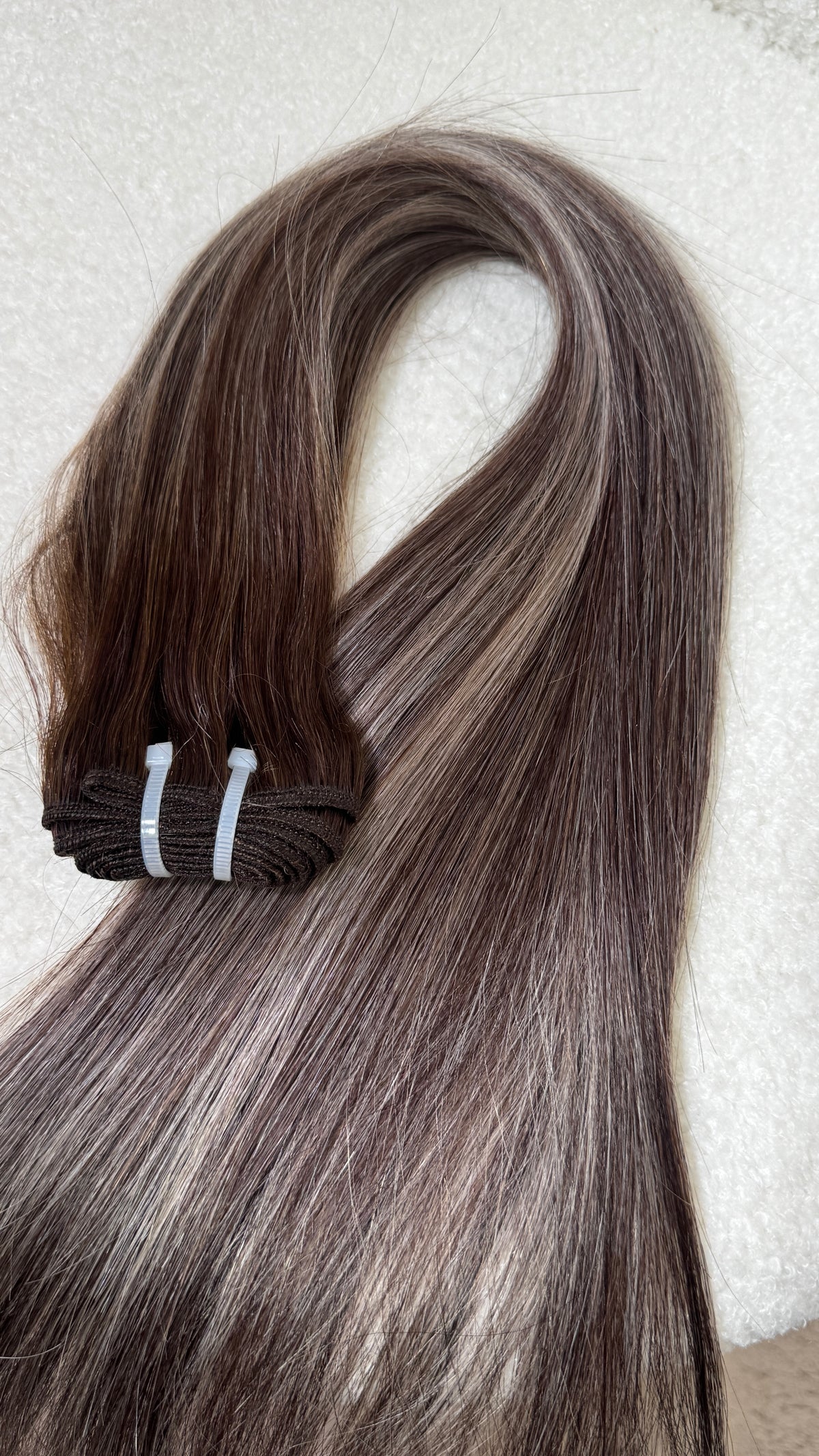 ONYX - Cool Highlighted Brunette